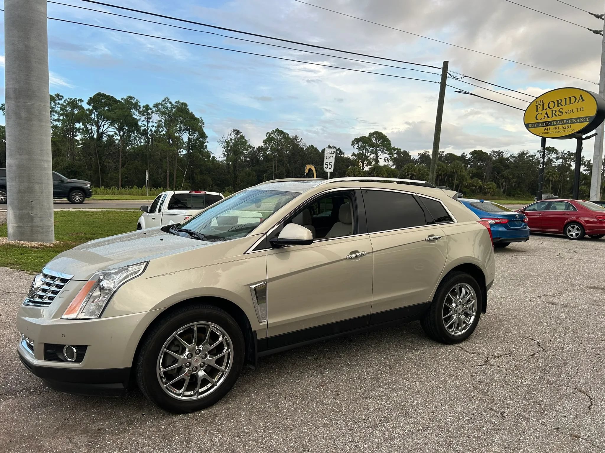 Used 2014 Cadillac SRX Premium FWD image 2