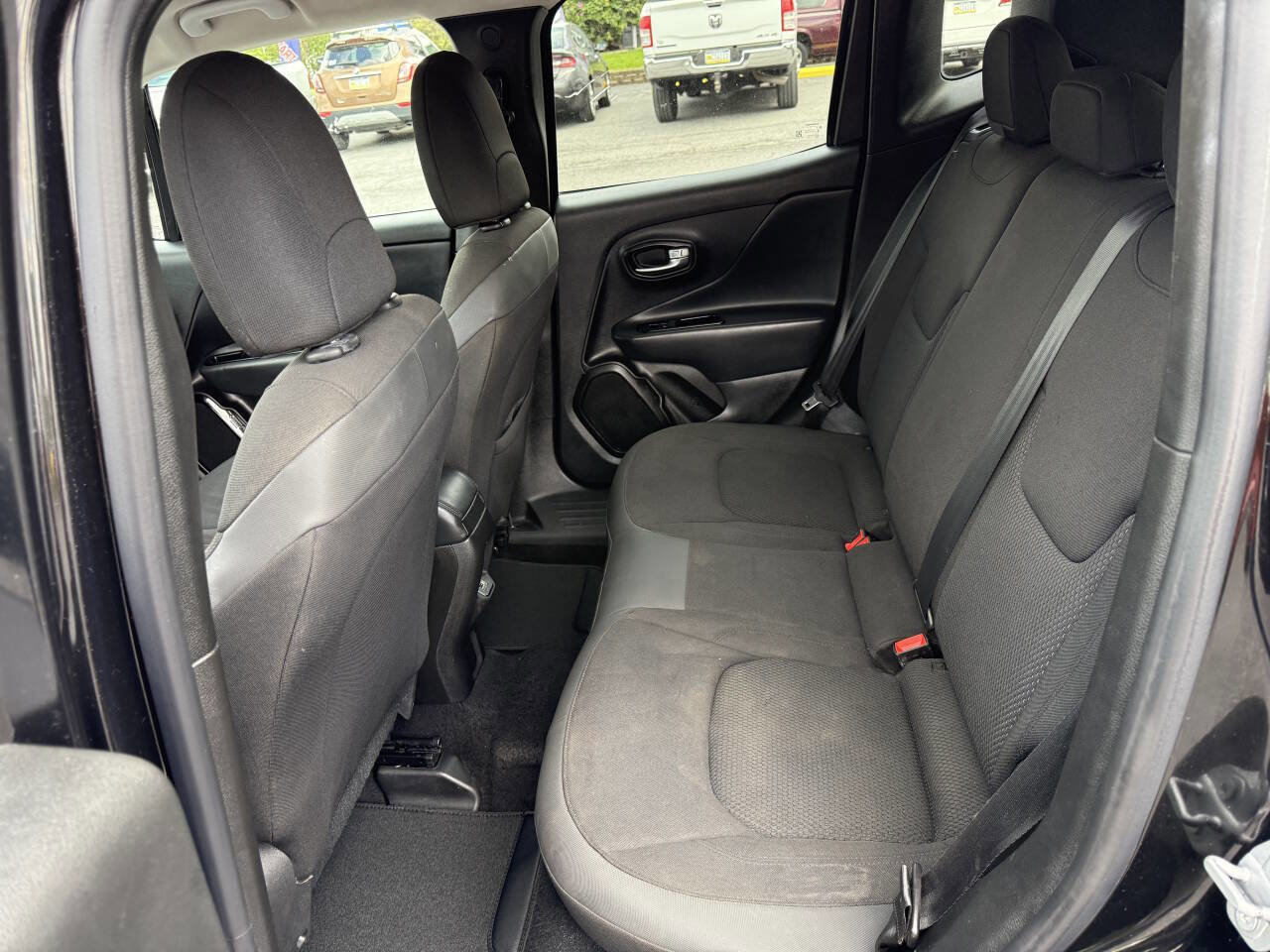 Used 2020 Jeep Renegade Altitude AWD/4WD image 15