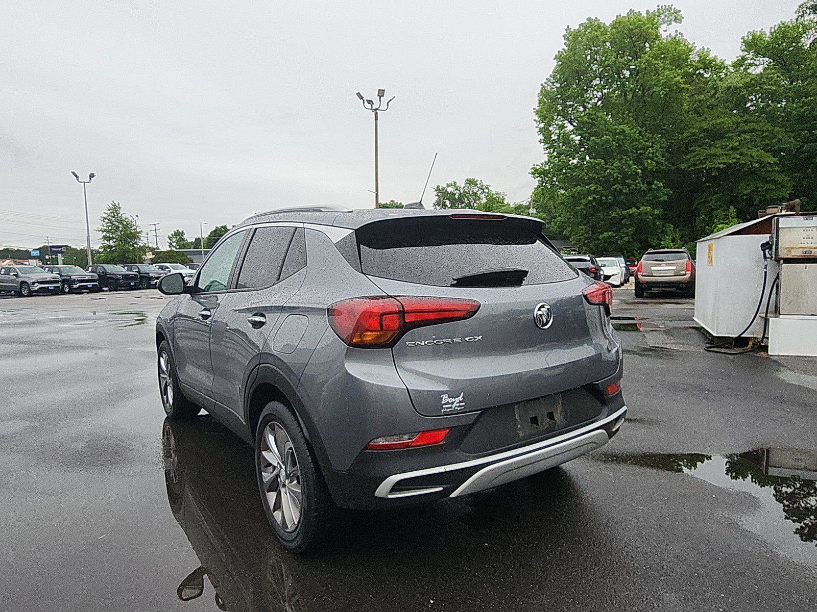 Used 2020 Buick Encore GX Select w/ Experience Buick Package FWD image 3