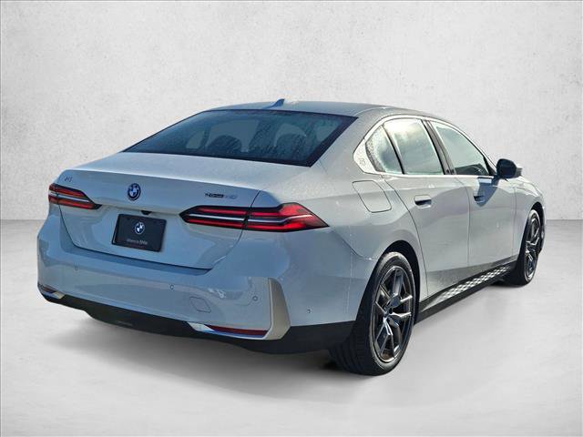 Used 2026 BMW i5 eDrive40 w/ Convenience Package image 2