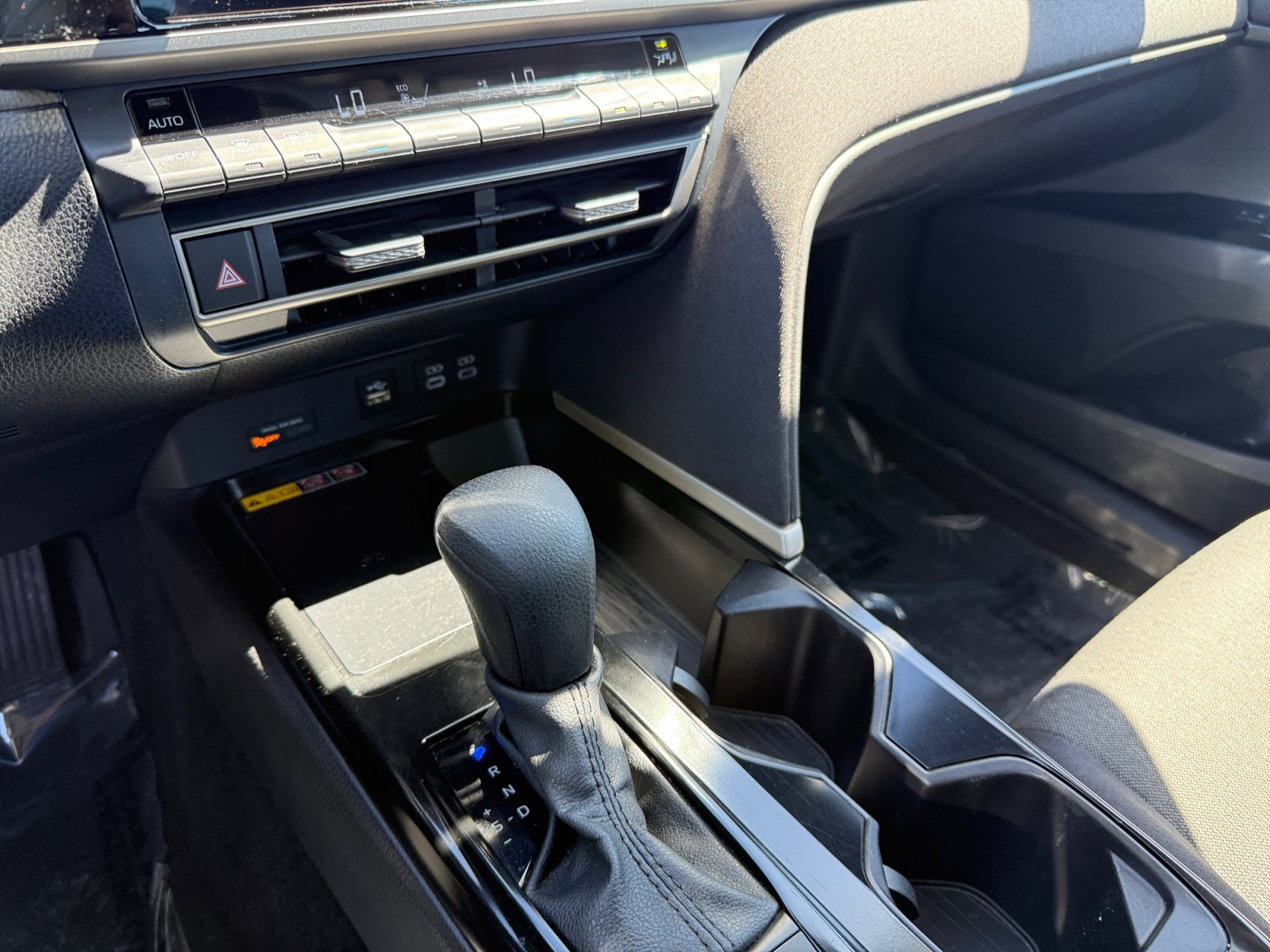 Used 2025 Toyota Camry LE FWD image 13