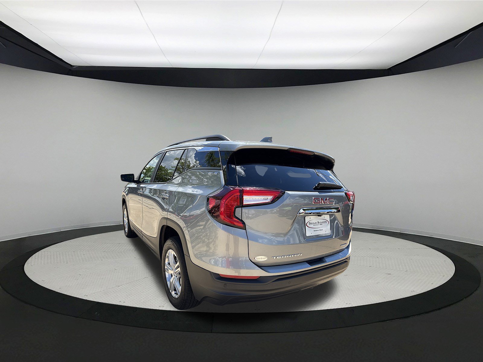 Used 2024 GMC Terrain SLE w/ Driver Convenience Package AWD/4WD image 5