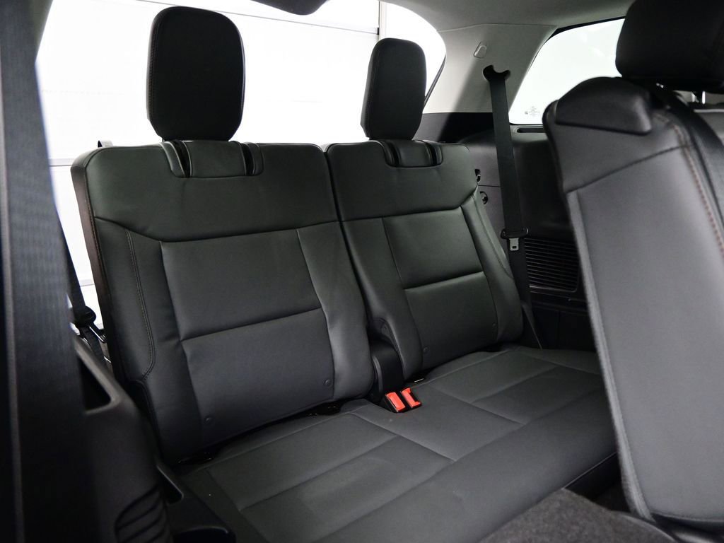 Used 2025 Ford Explorer Active w/ Active Comfort Package image 35