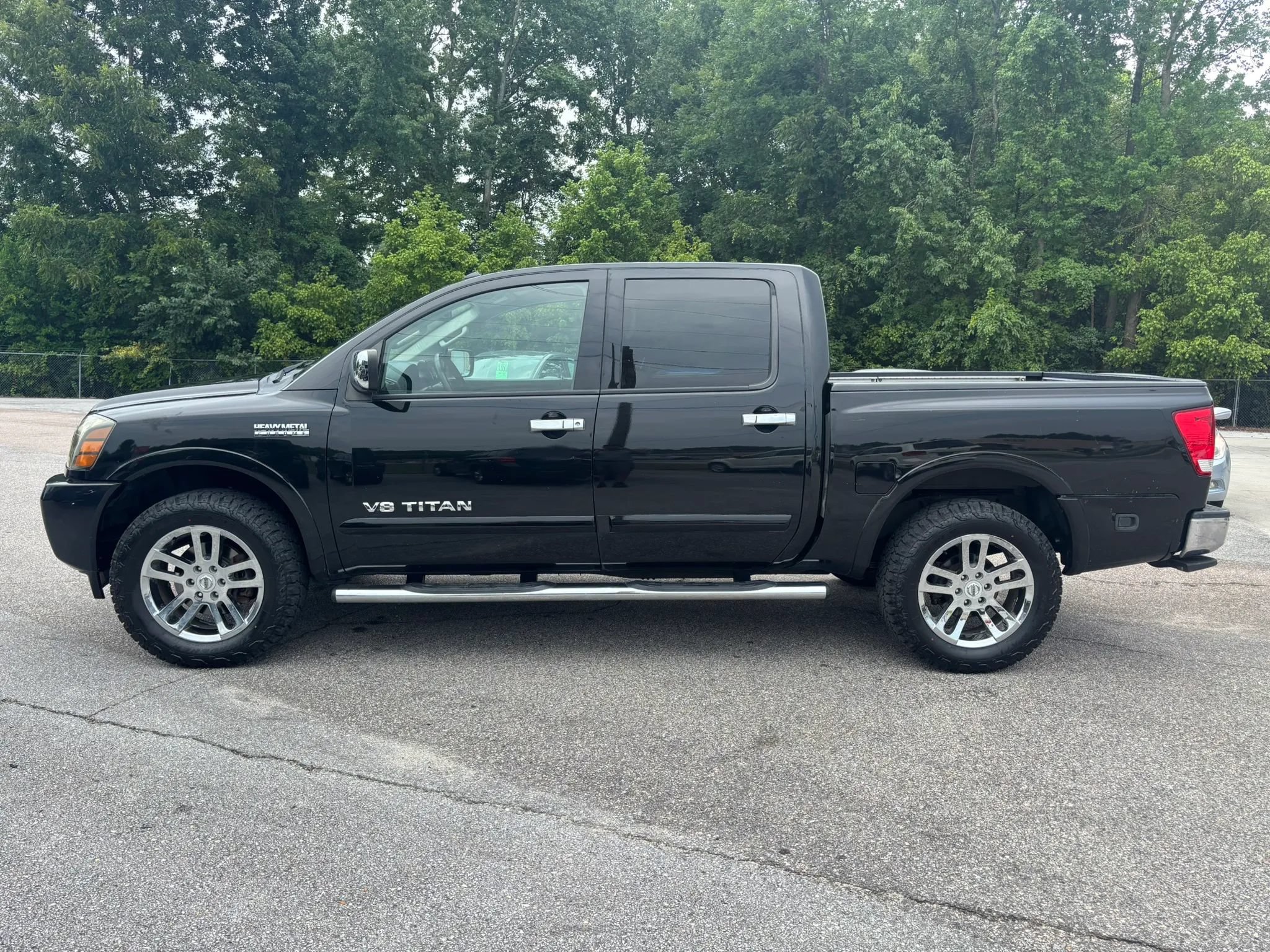 Used 2015 Nissan Titan SL w/ SL Heavy Metal Package AWD/4WD image 8