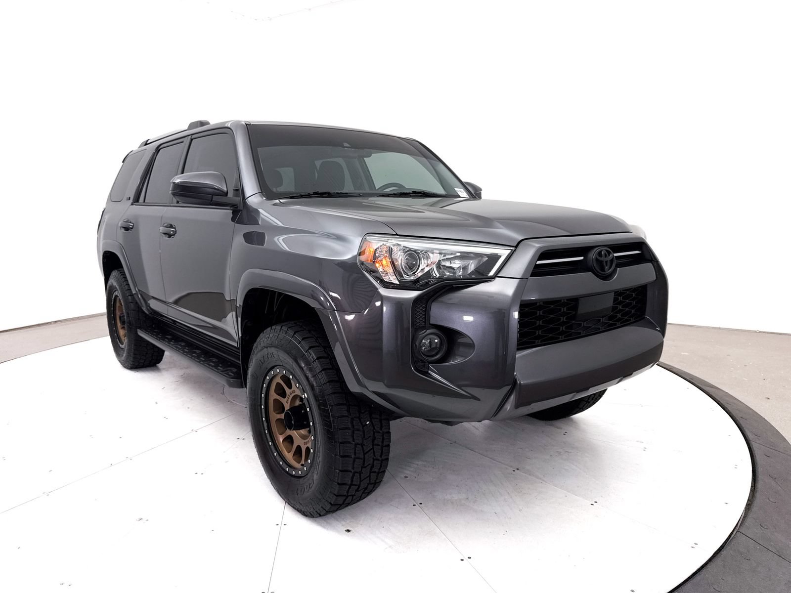 Used 2020 Toyota 4Runner SR5 AWD/4WD image 10