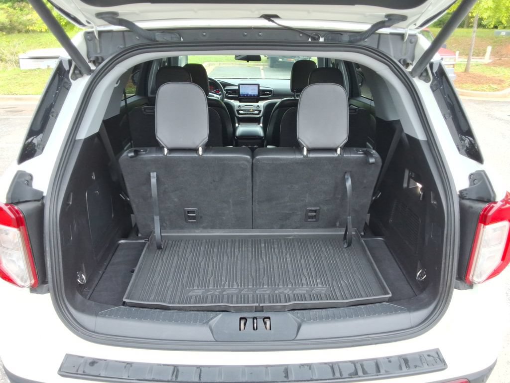 Used 2020 Ford Explorer XLT w/ Equipment Group 202A RWD image 16