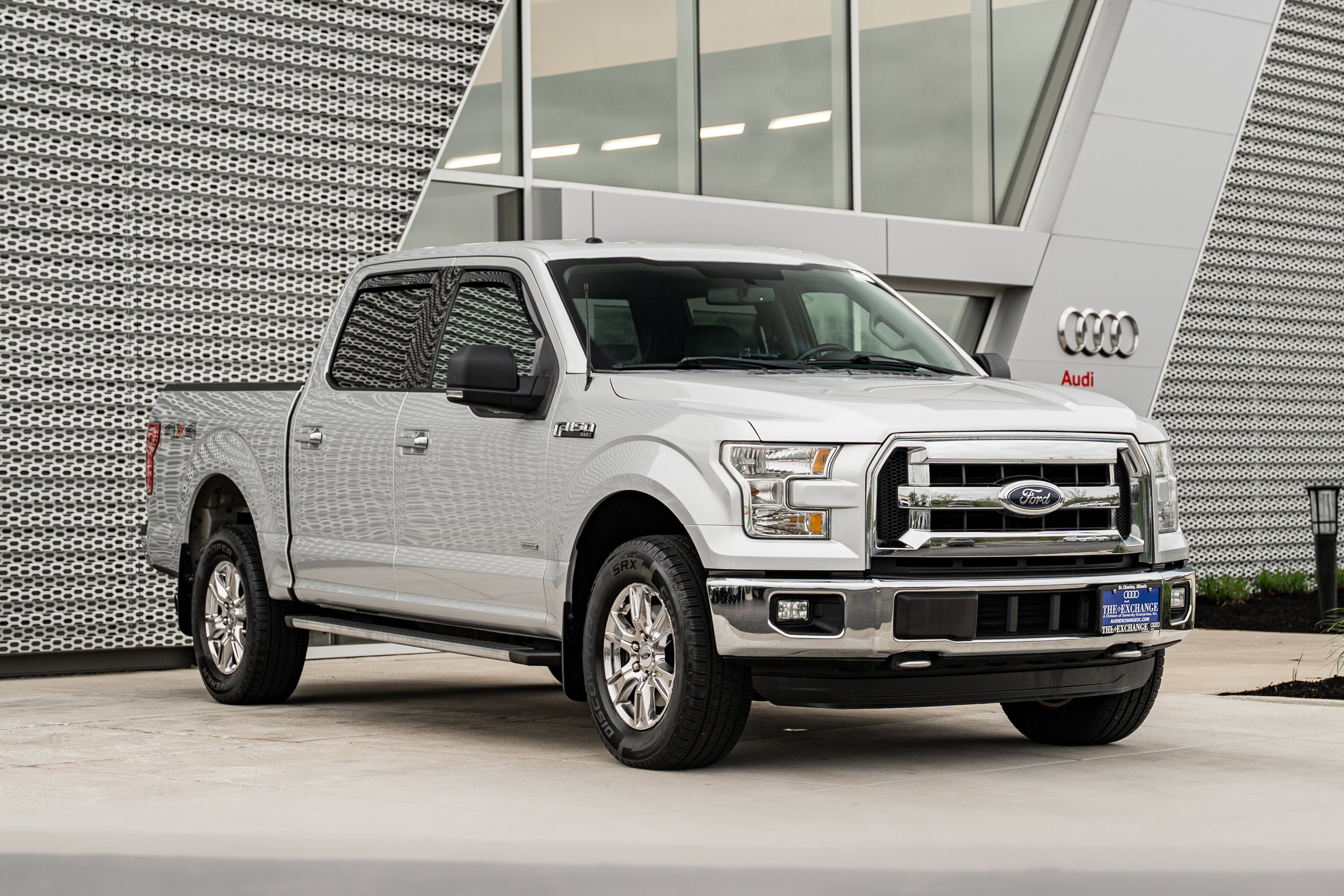 Used 2015 Ford F150 XLT w/ Equipment Group 302A Luxury AWD/4WD image 1