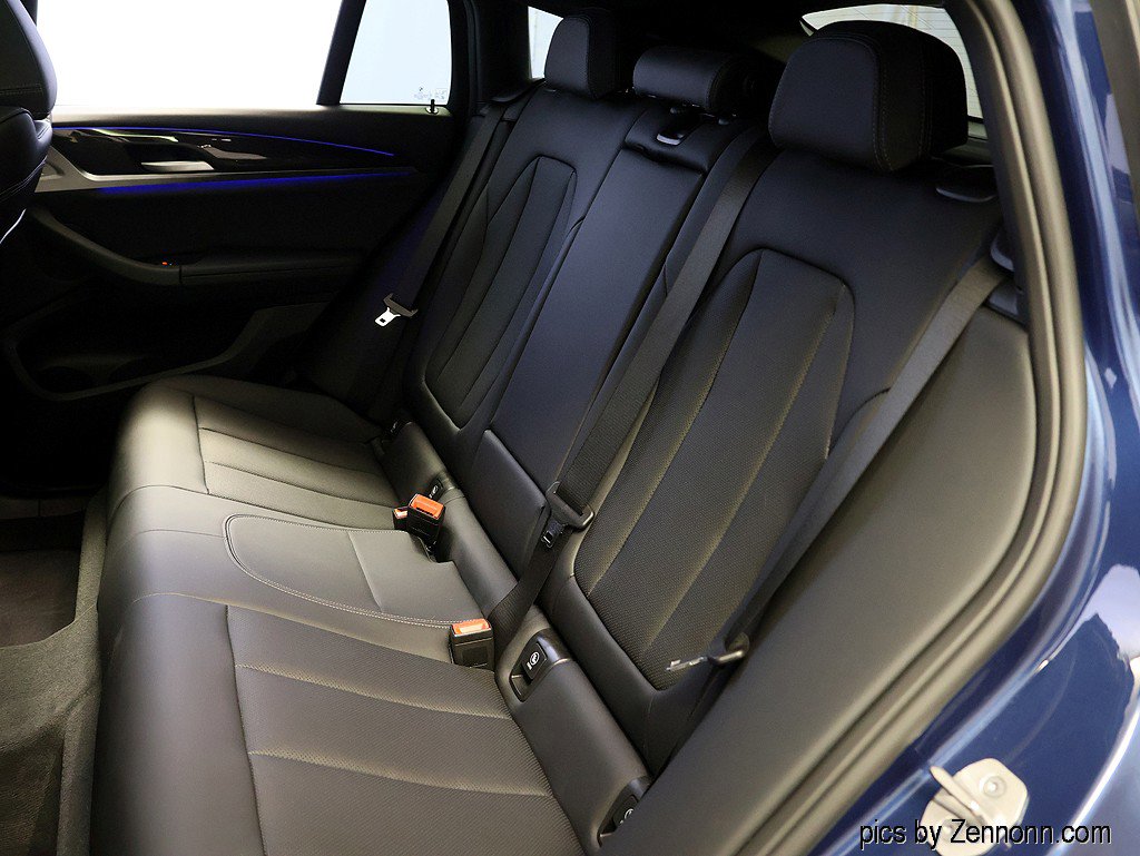 Used 2025 BMW X4 xDrive30i w/ Premium Package image 12