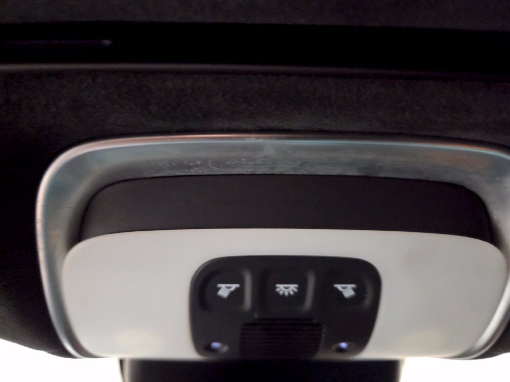 Used 2024 McLaren 750S Spider RWD image 17