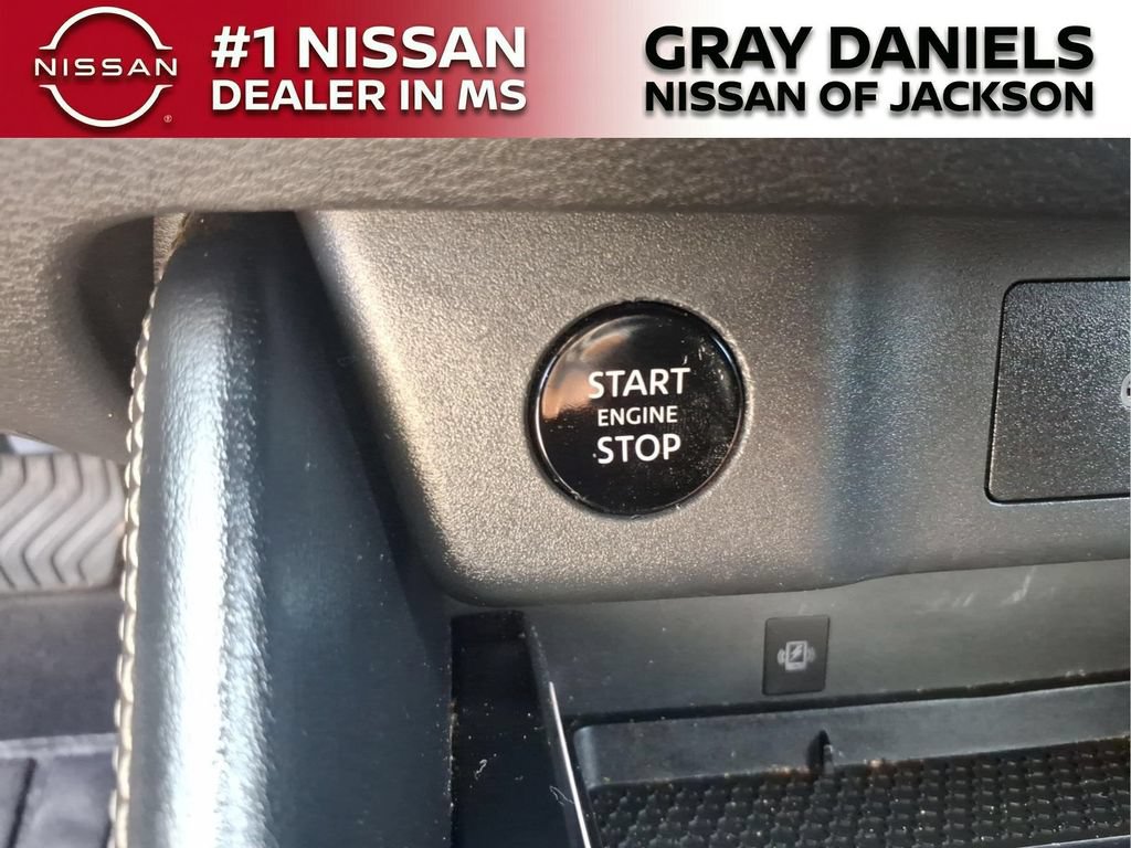 Certified 2025 Nissan Rogue Platinum w/ Tech Package FWD image 18