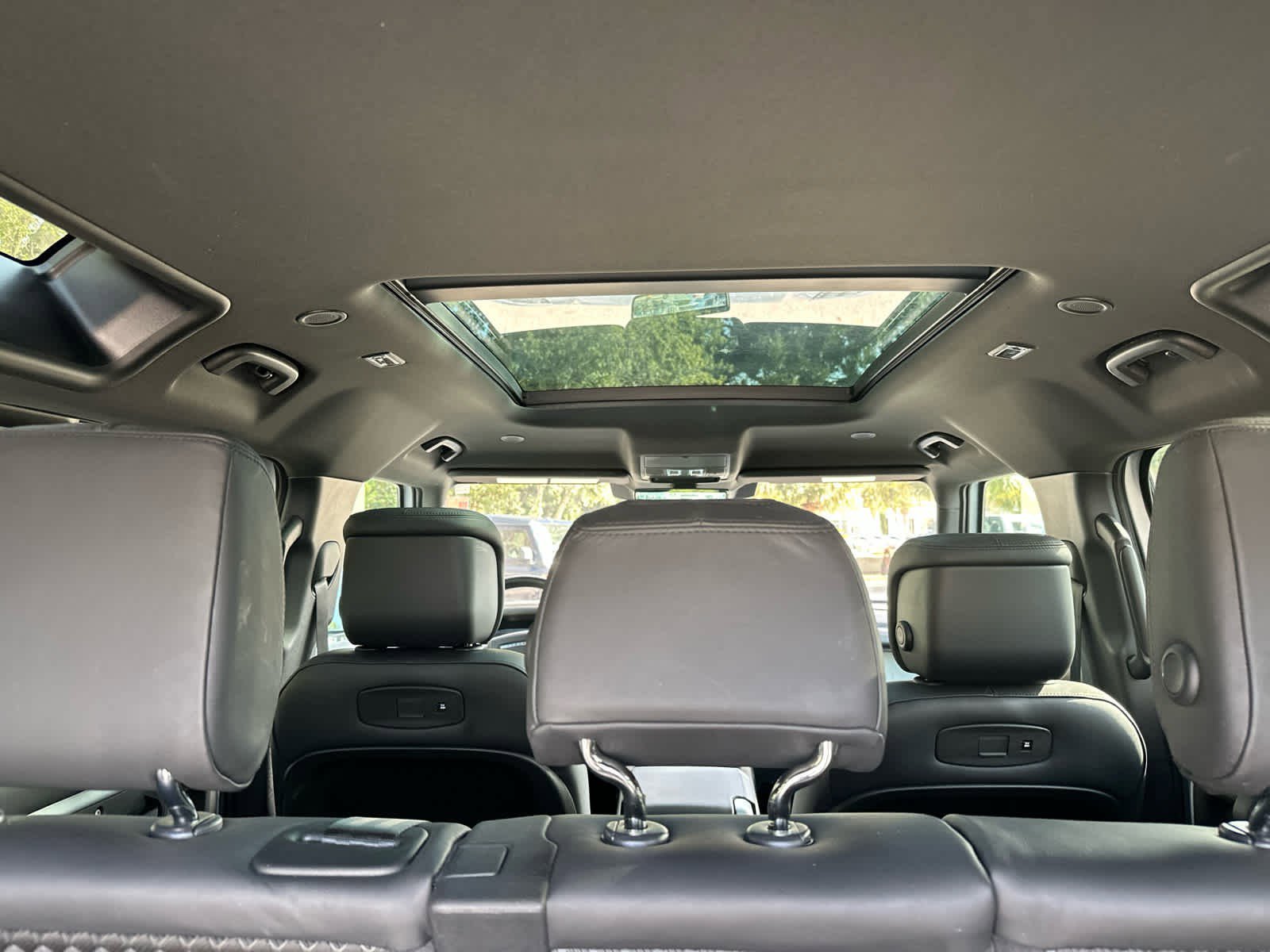 Used 2022 Land Rover Defender 110 XS Edition image 12