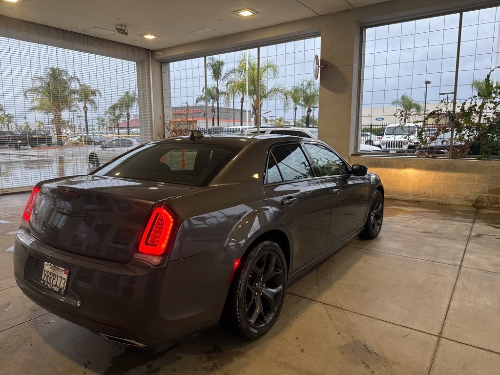 Certified 2023 Chrysler 300 Touring w/ Sport Appearance Package image 8