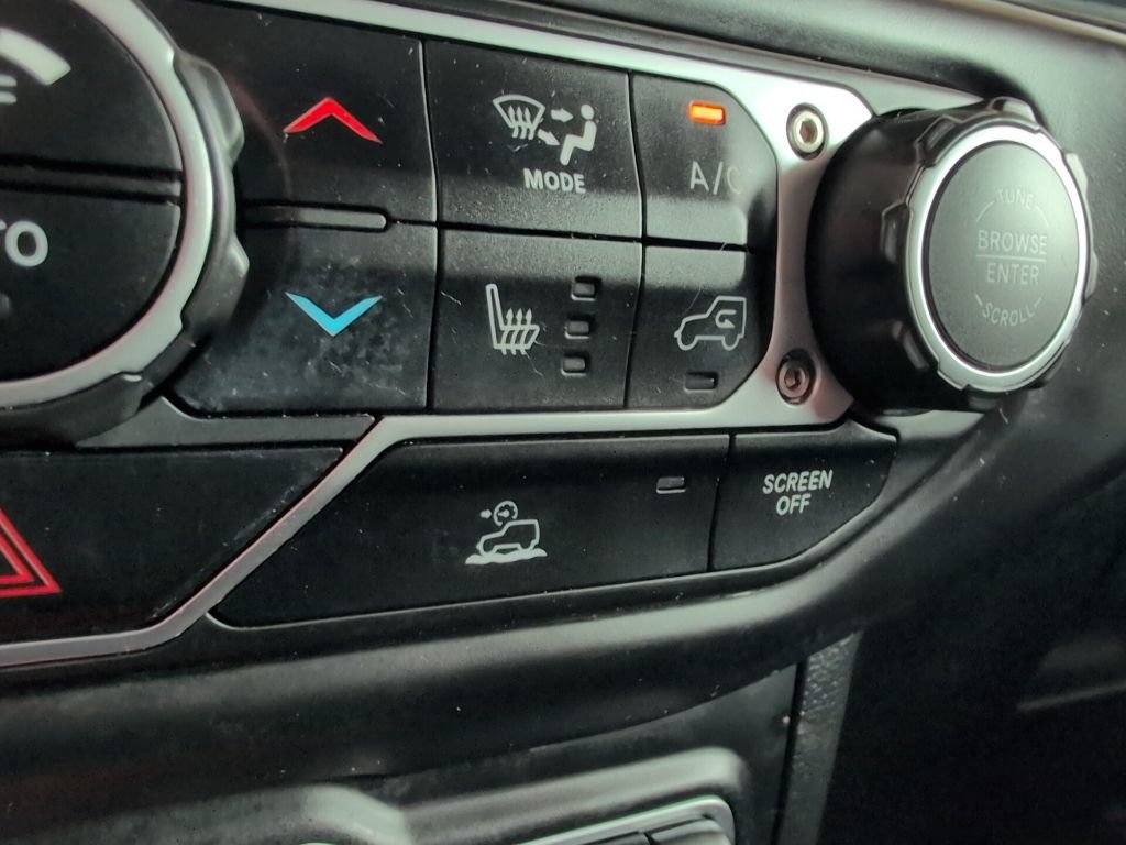 Used 2023 Jeep Wrangler Unlimited Sahara AWD/4WD image 36