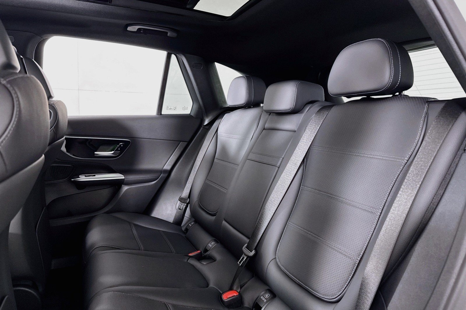 Certified 2026 Mercedes-Benz GLC 300 image 8