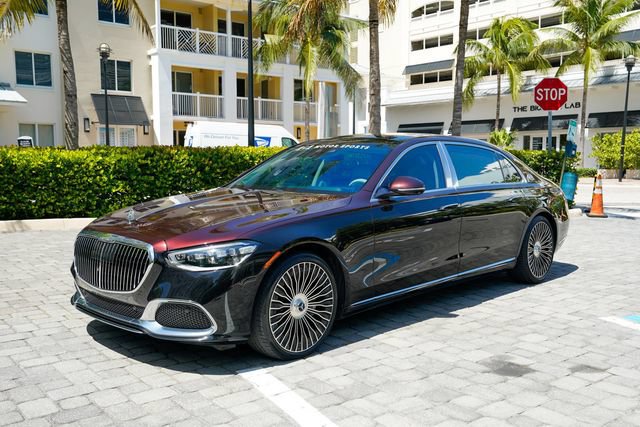 Used 2023 Mercedes-Benz Maybach S 580 4MATIC image 2