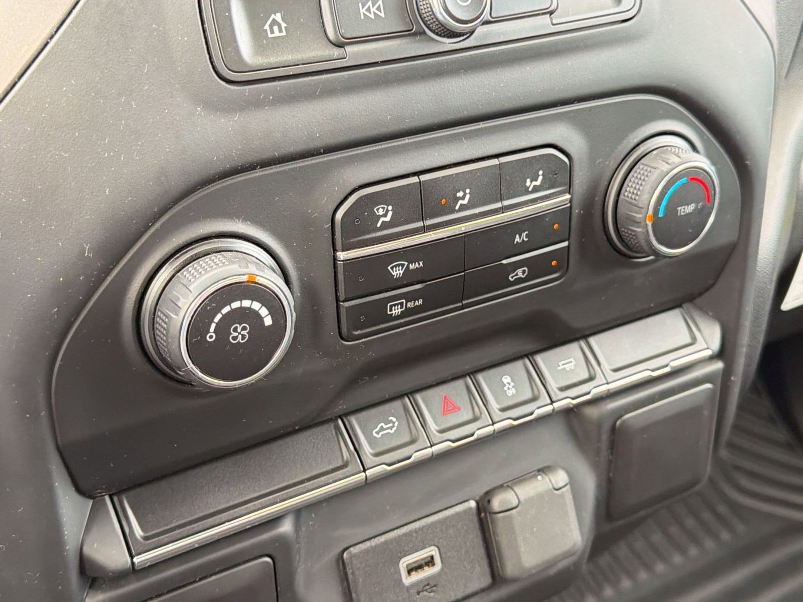 Used 2020 Chevrolet Silverado 1500 Custom w/ Custom Value Package image 16