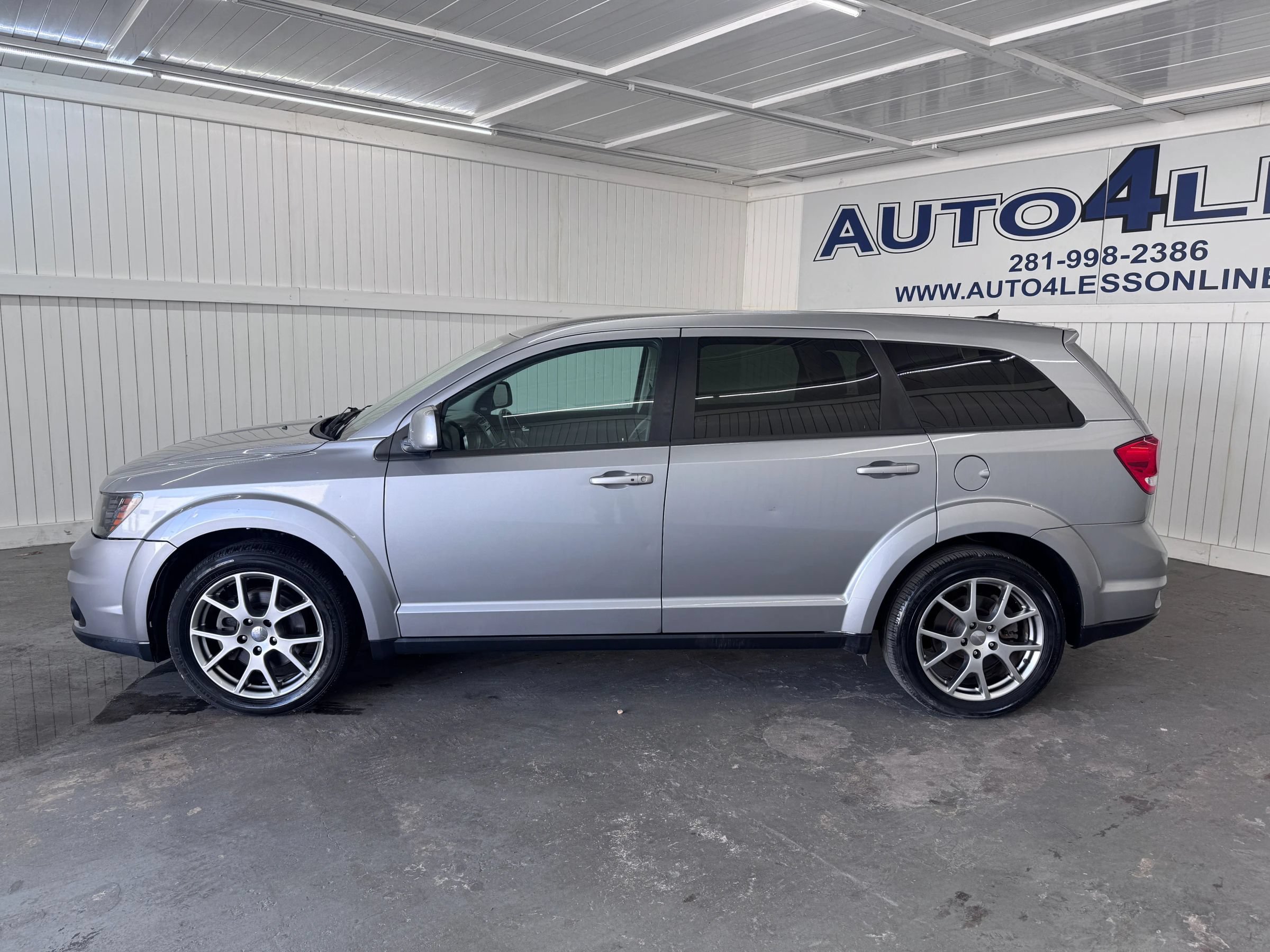 Used 2015 Dodge Journey R/T w/ Flexible Seating Group FWD image 8