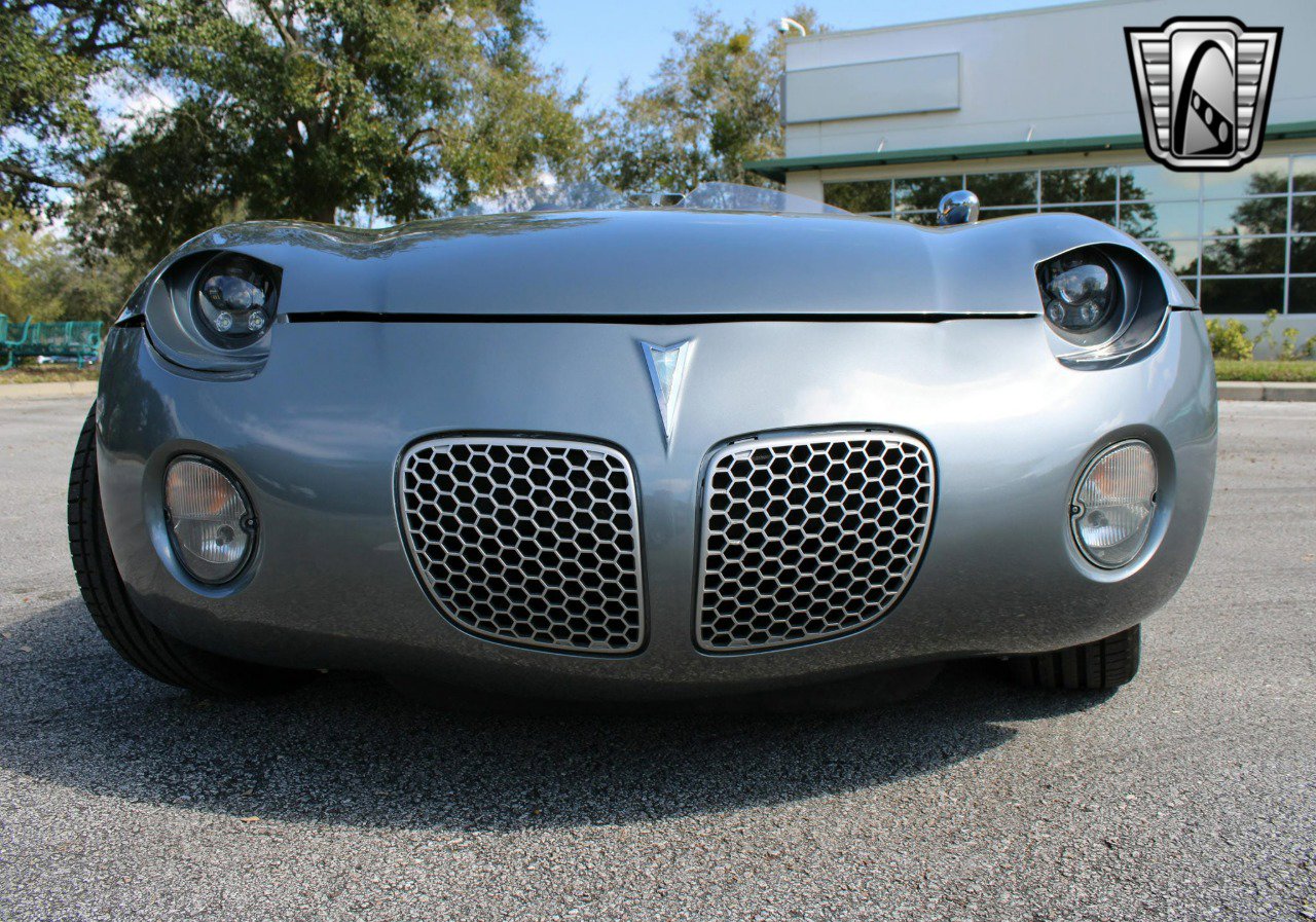 Used 2006 Pontiac Solstice Convertible w/ Premium Package image 10