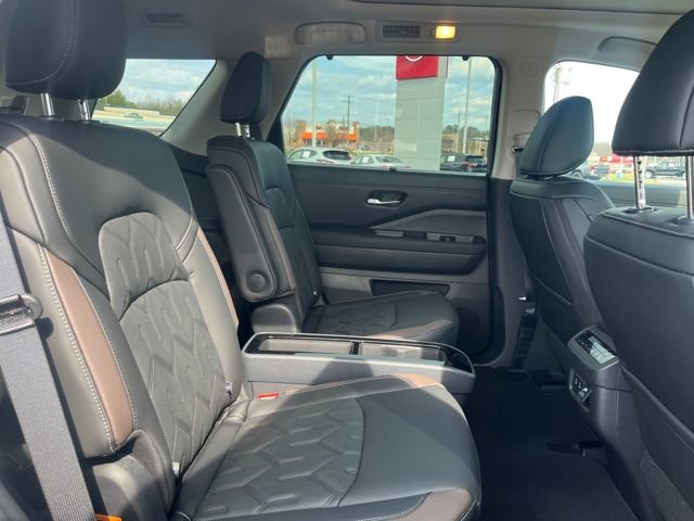 New 2026 Nissan Pathfinder Platinum AWD/4WD image 12