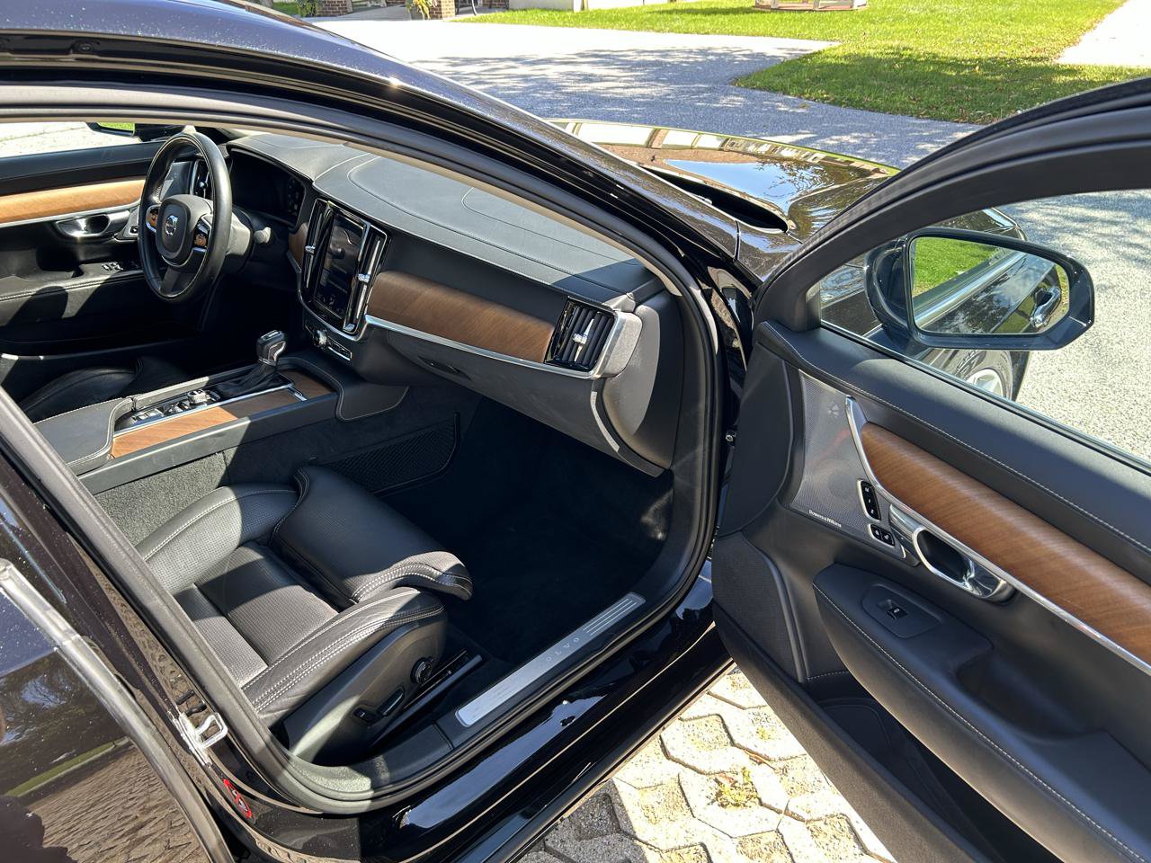Used 2017 Volvo S90 T6 Inscription w/ Vision Package AWD/4WD image 14