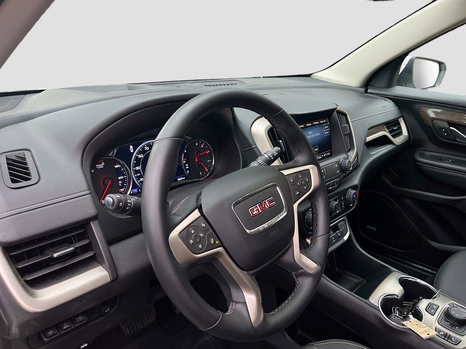 Used 2024 GMC Terrain Denali w/ Denali Premium Package image 9