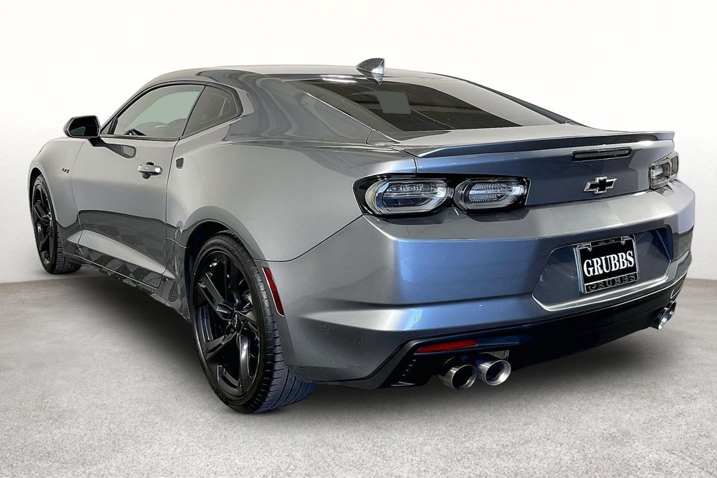 Used 2021 Chevrolet Camaro LT RWD image 15