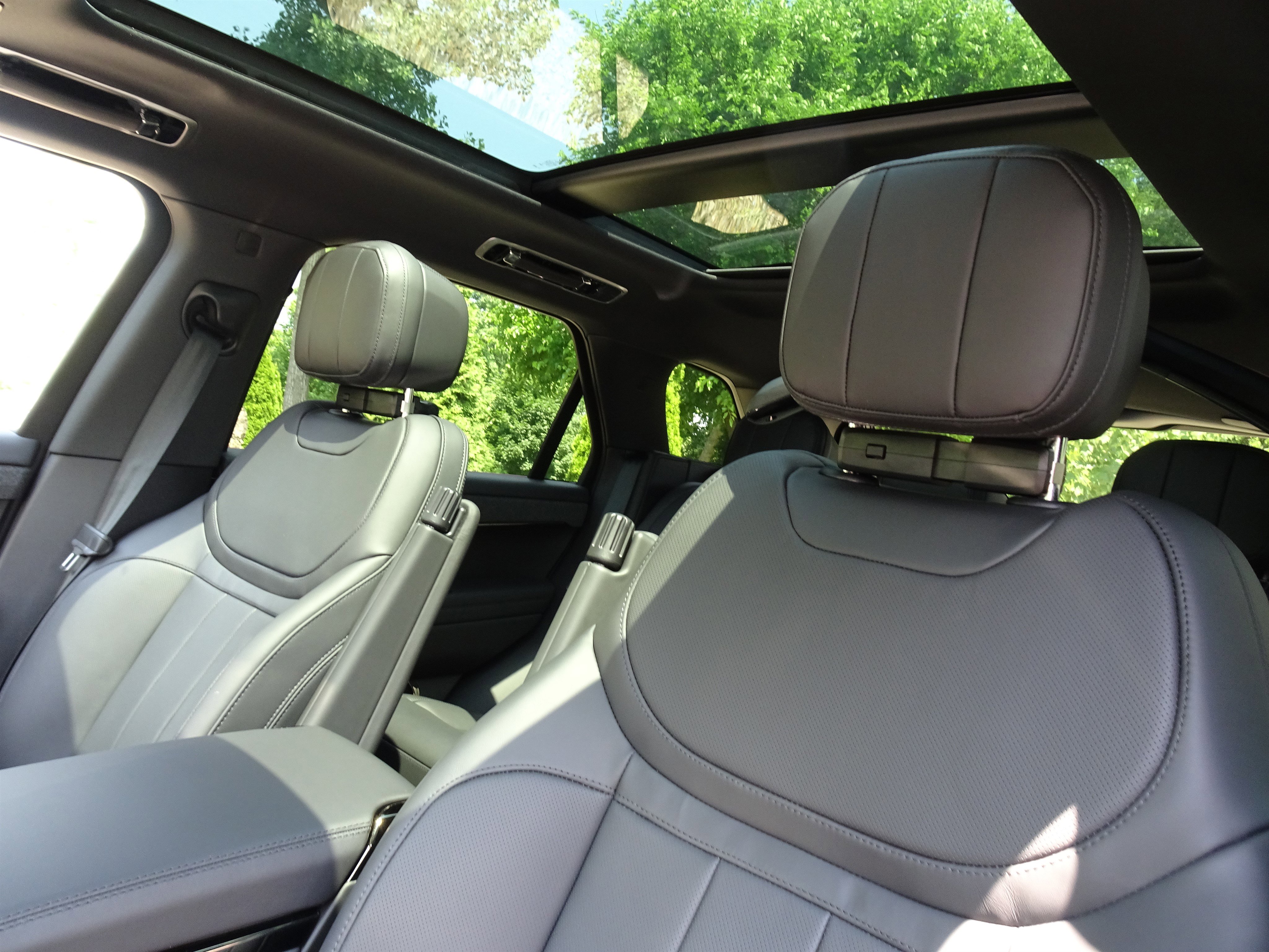 New 2025 Land Rover Range Rover Sport SE AWD/4WD image 16