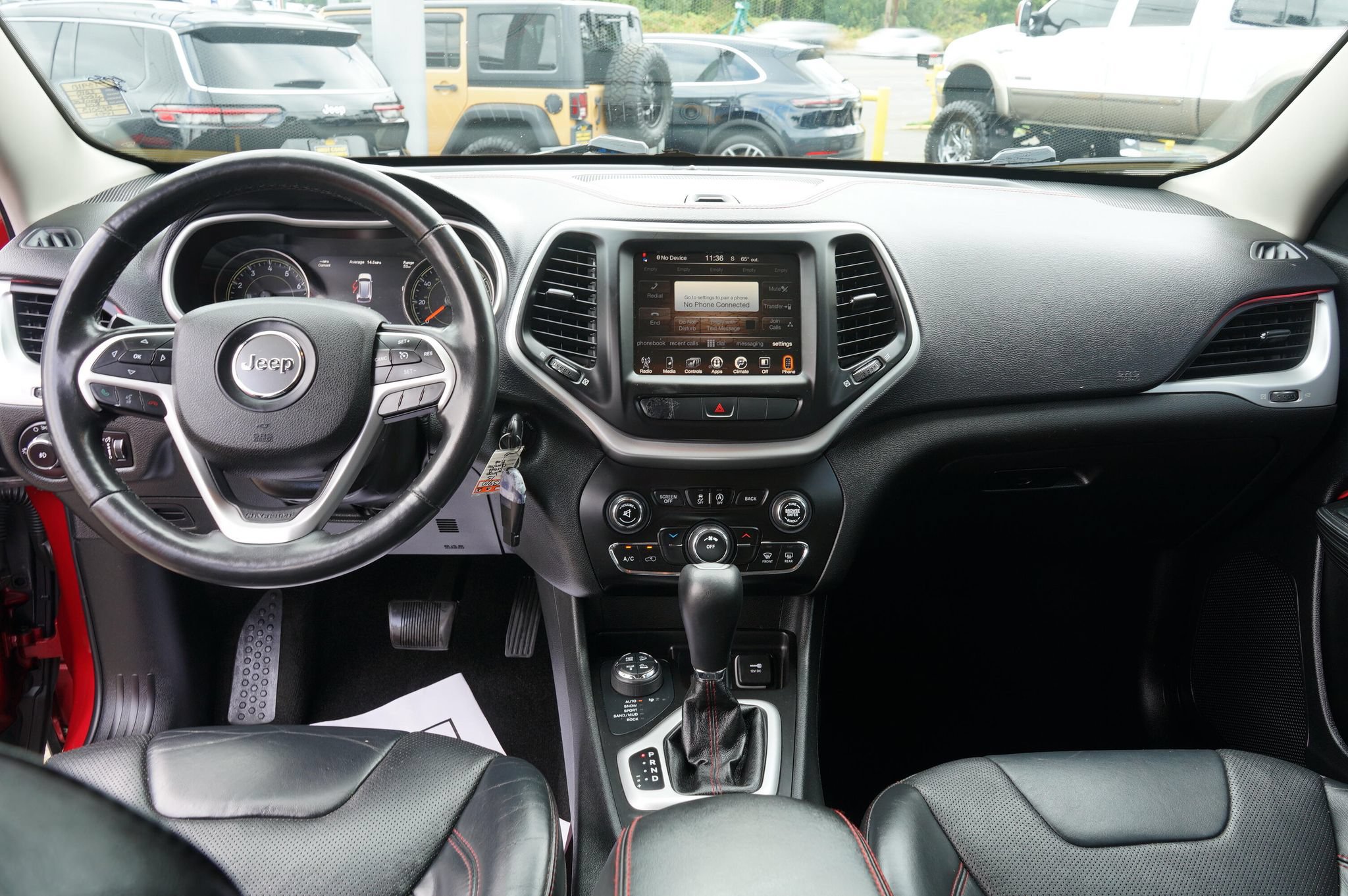 Used 2015 Jeep Cherokee Trailhawk w/ Ventilated/Heated Seat Group AWD/4WD image 14