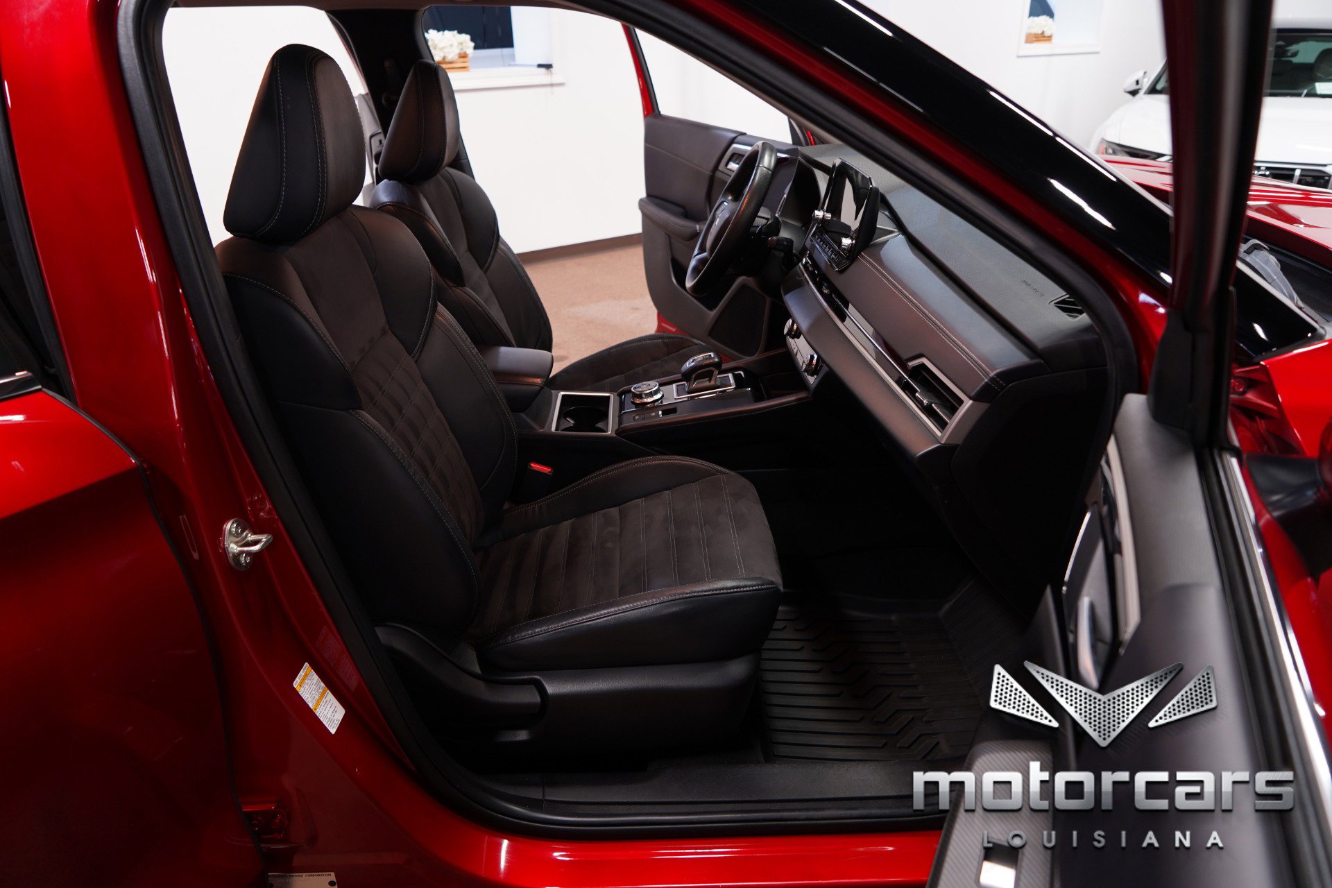 Used 2023 Mitsubishi Outlander SE image 25