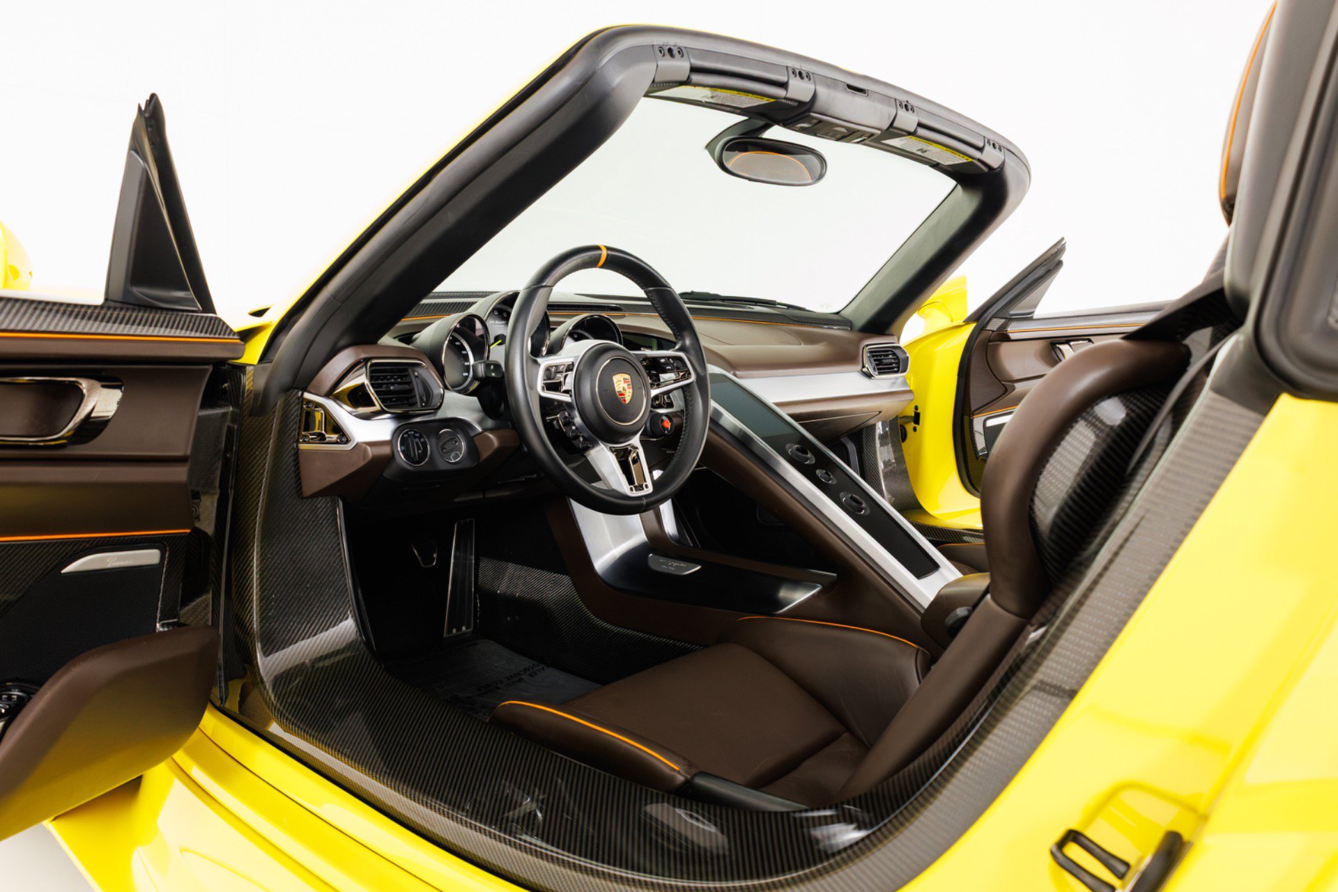 Used 2015 Porsche 918 Spyder AWD/4WD image 16