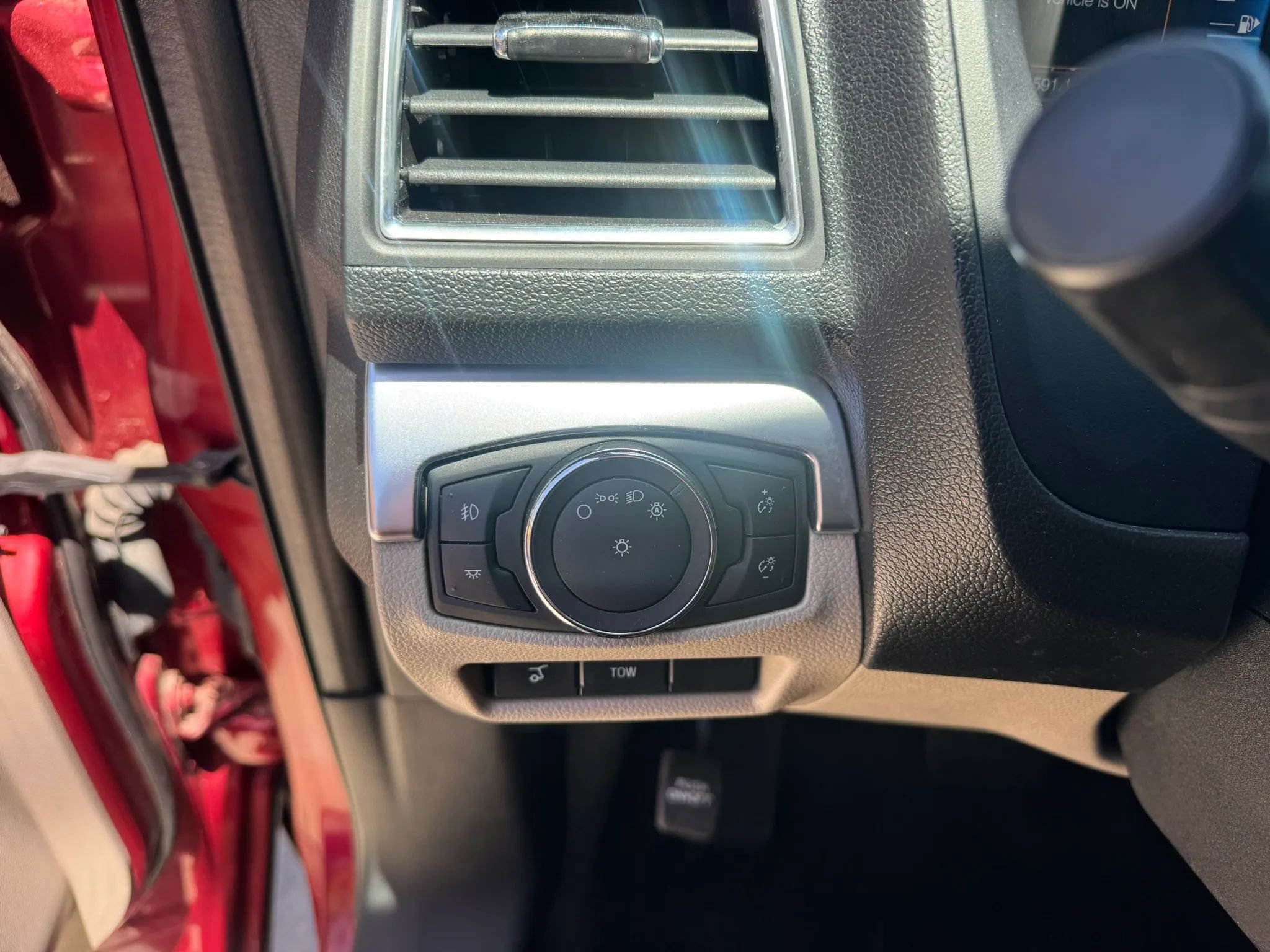 Used 2019 Ford Explorer Limited w/ Class III Trailer Tow Package FWD image 11