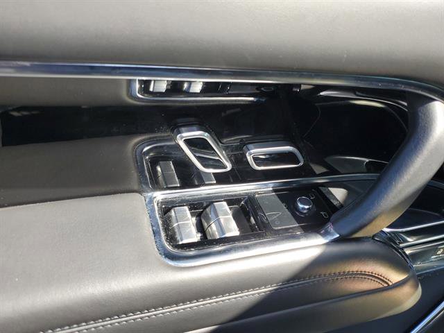 Used 2023 Land Rover Range Rover Long Wheelbase SE AWD/4WD image 41