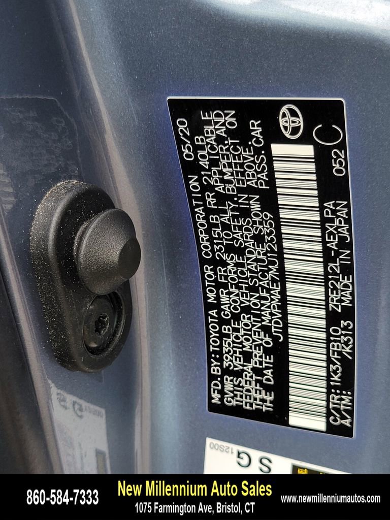 Used 2021 Toyota Corolla LE w/ LE Convenience Package image 31