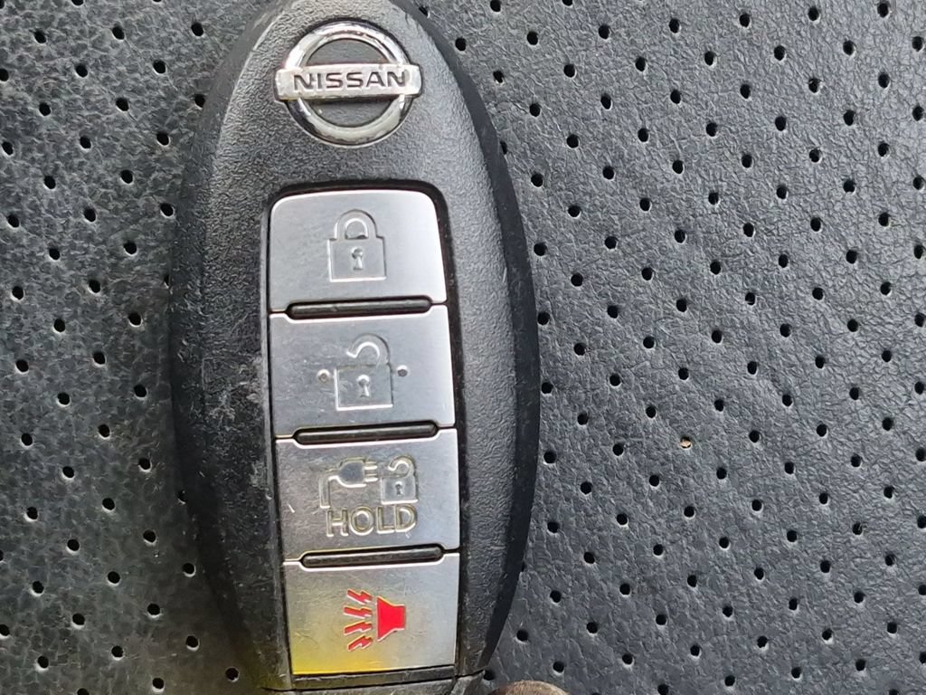 Used 2015 Nissan Leaf SL w/ Premium Package FWD image 31