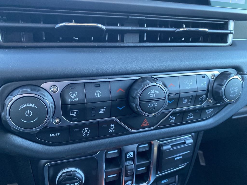 New 2025 Jeep Gladiator Mojave image 37