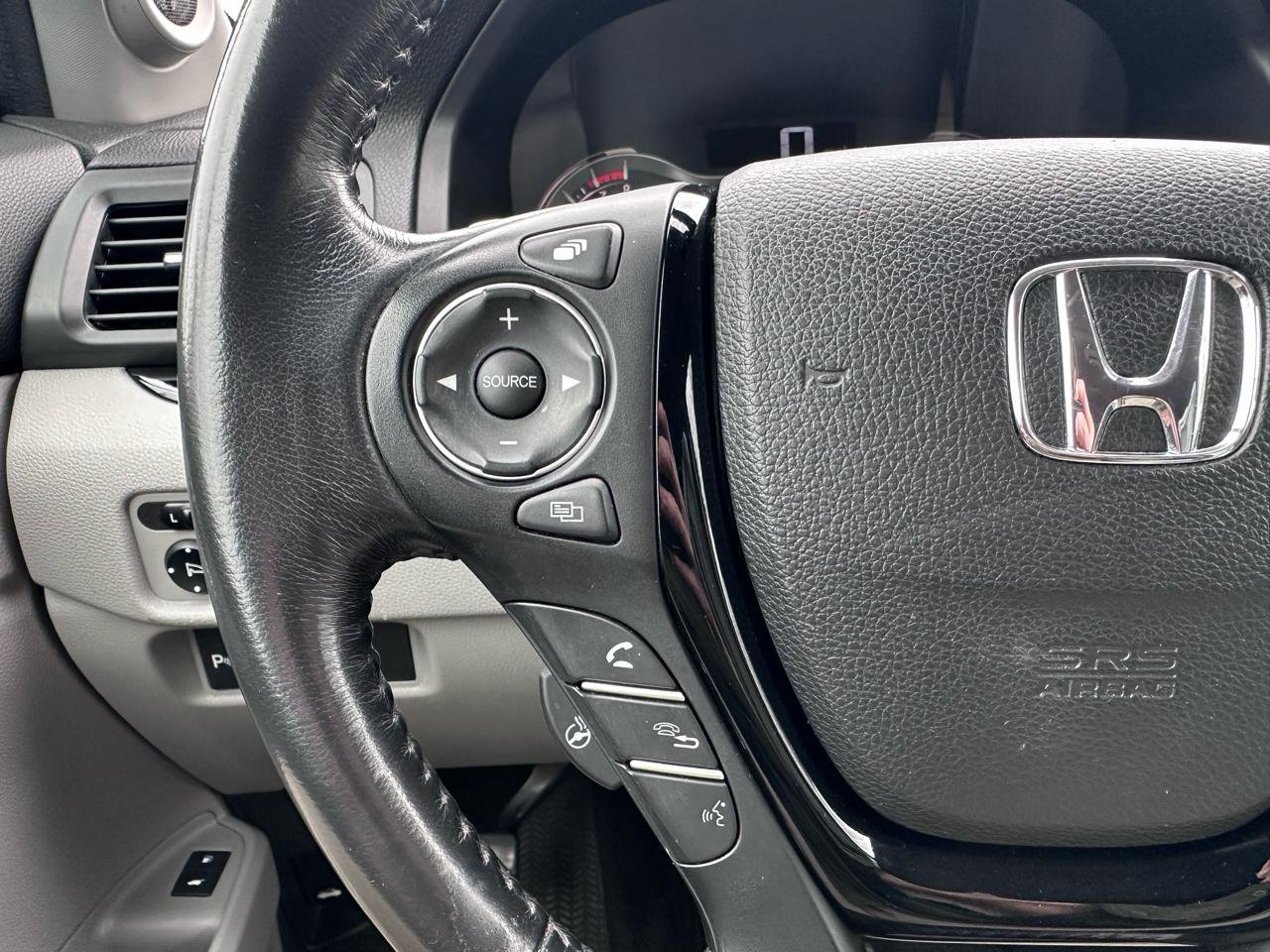 Used 2017 Honda Pilot Elite image 23