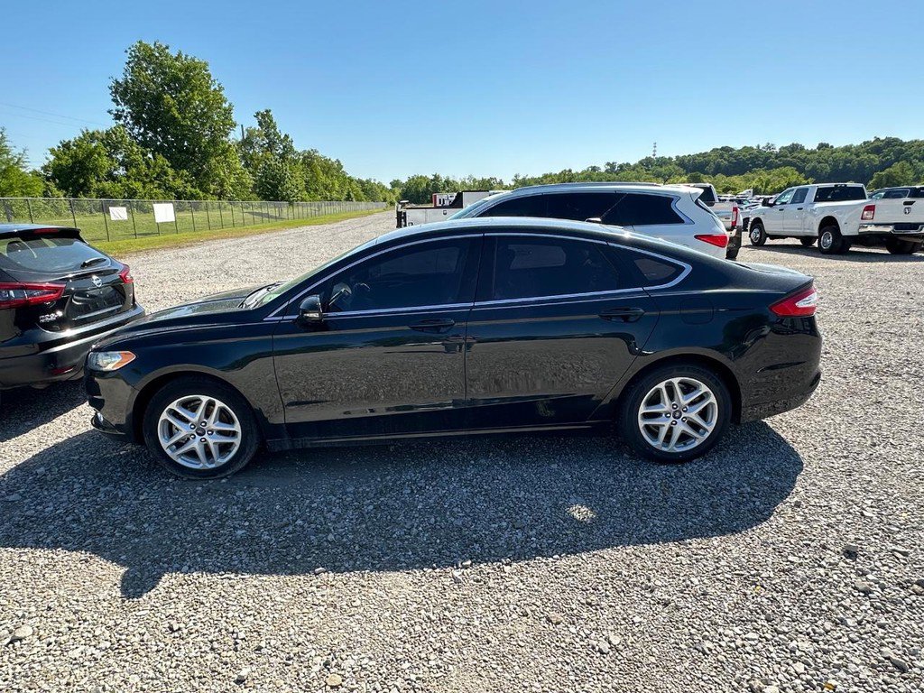 Used 2014 Ford Fusion SE w/ Equipment Group 202A FWD image 9