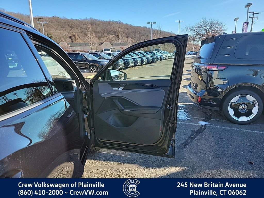 New 2026 Volkswagen Tiguan SE R-Line image 41