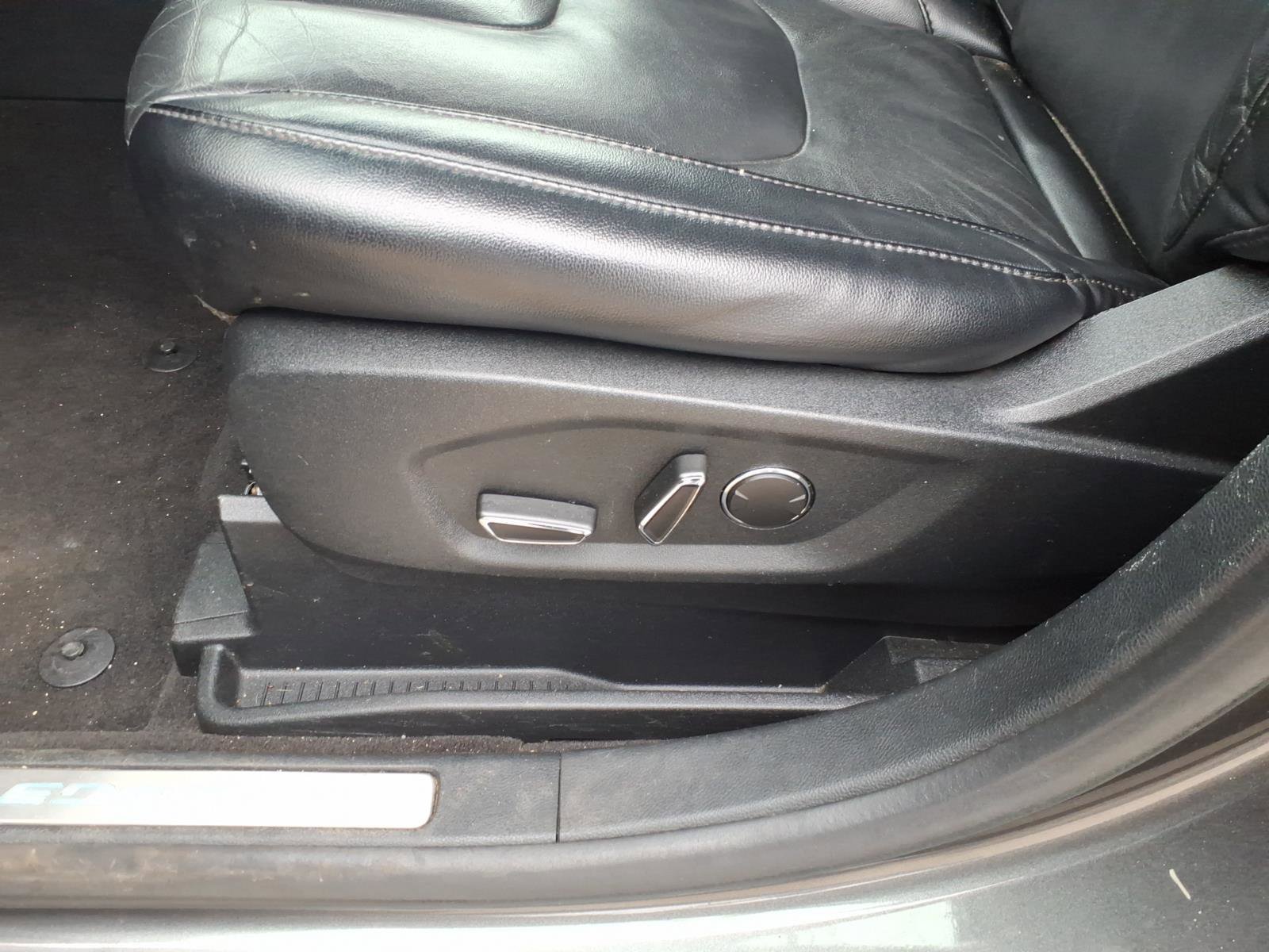 Used 2019 Ford Edge Titanium image 3