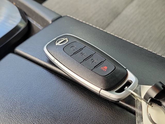 Used 2023 Nissan Rogue SV FWD image 33