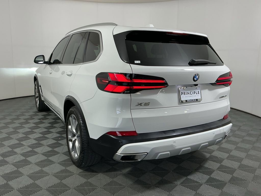 Certified 2024 BMW X5 sDrive40i w/ Parking Assistance Package RWD image 7