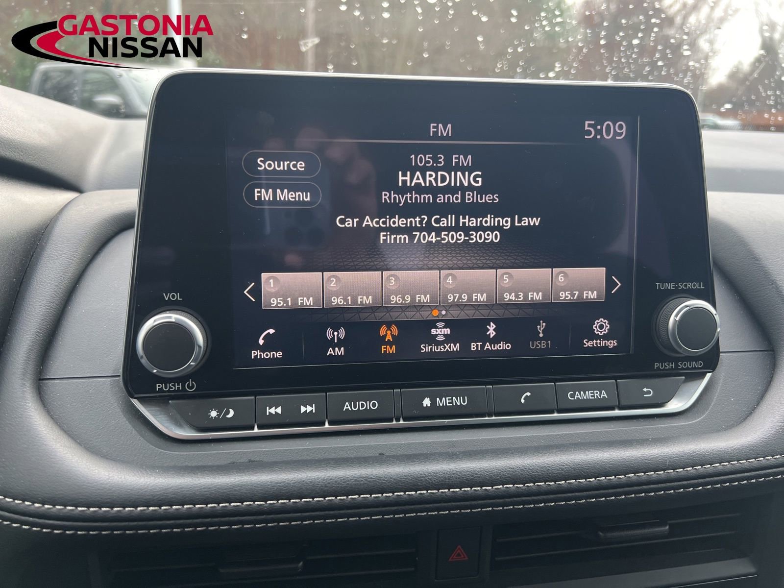 Used 2024 Nissan Rogue S image 46