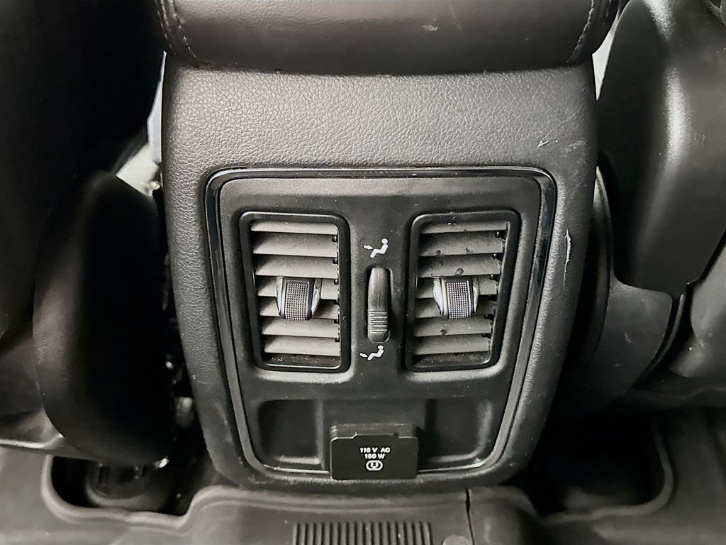 Used 2019 Jeep Grand Cherokee Altitude RWD image 24