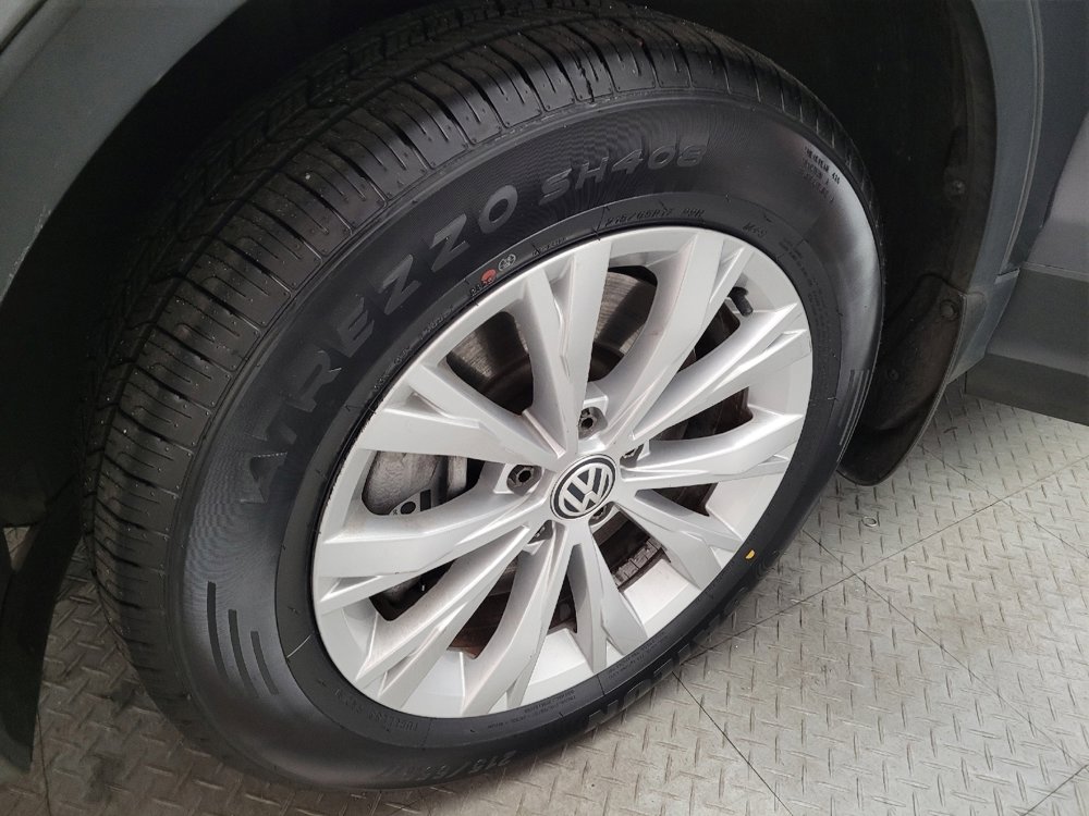 Used 2019 Volkswagen Tiguan S image 31