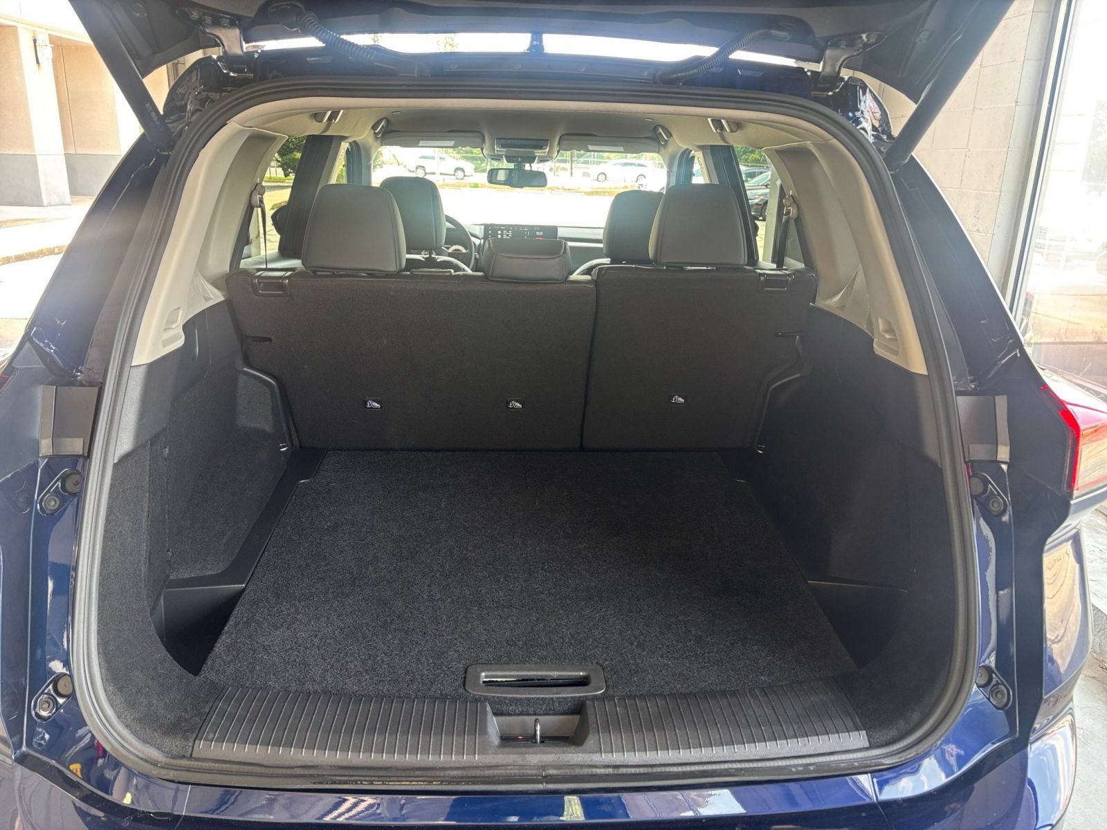 Used 2026 Nissan Rogue SL FWD image 33