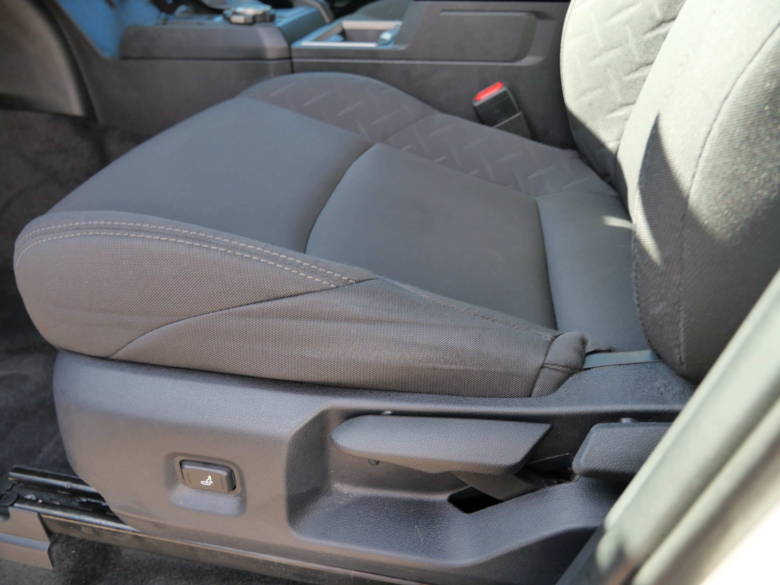 Certified 2024 Toyota Tacoma SR5 AWD/4WD image 21