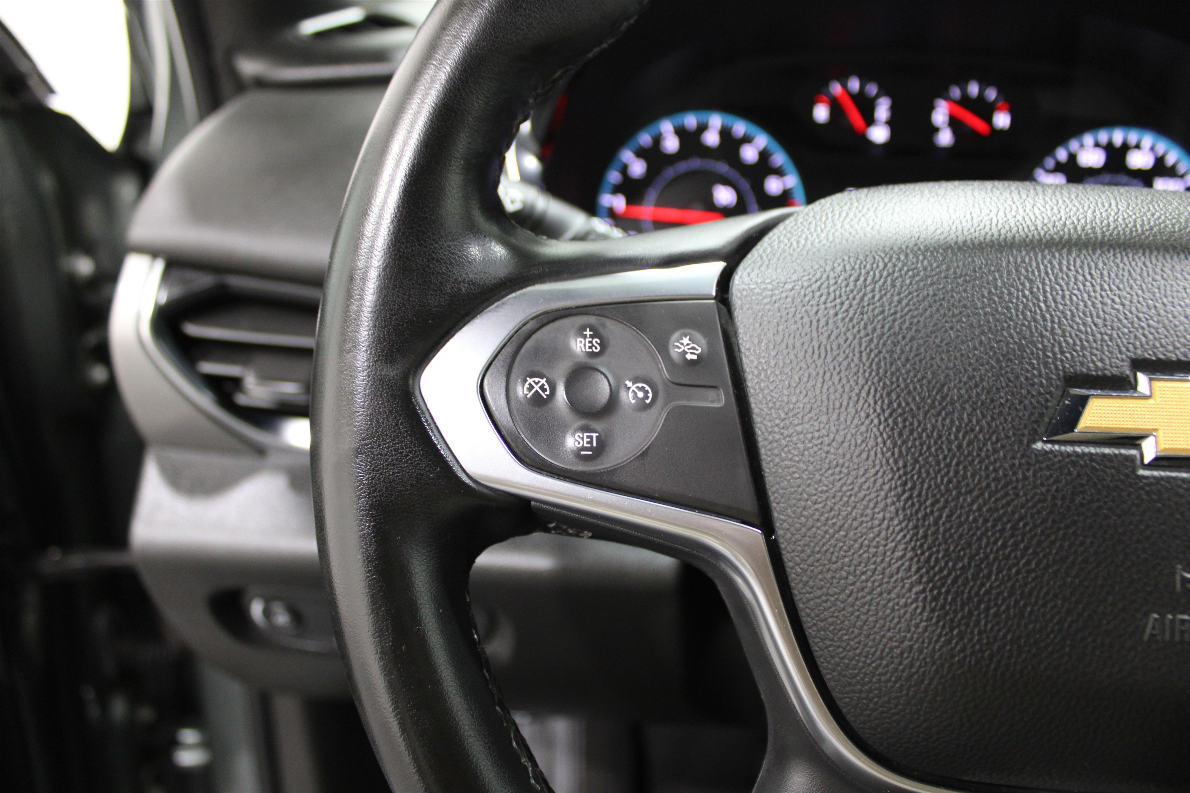 Used 2023 Chevrolet Traverse LT image 10