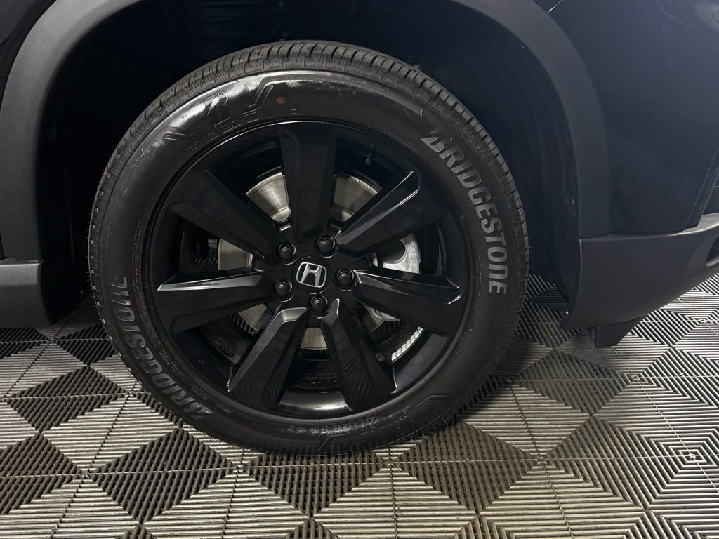 Used 2025 Honda Pilot Black Edition image 10