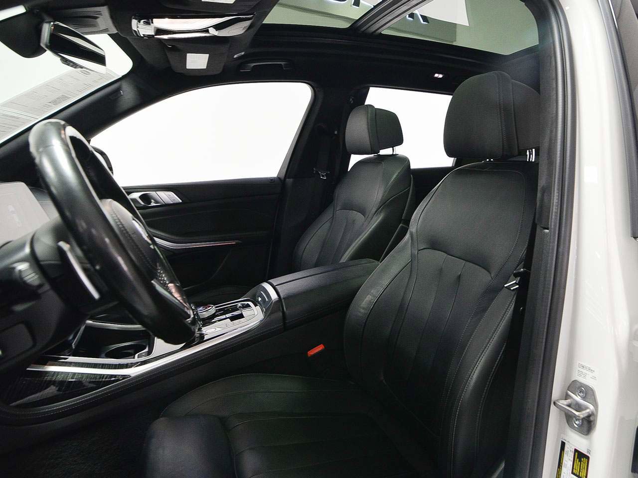 Used 2022 BMW X7 M50i image 9