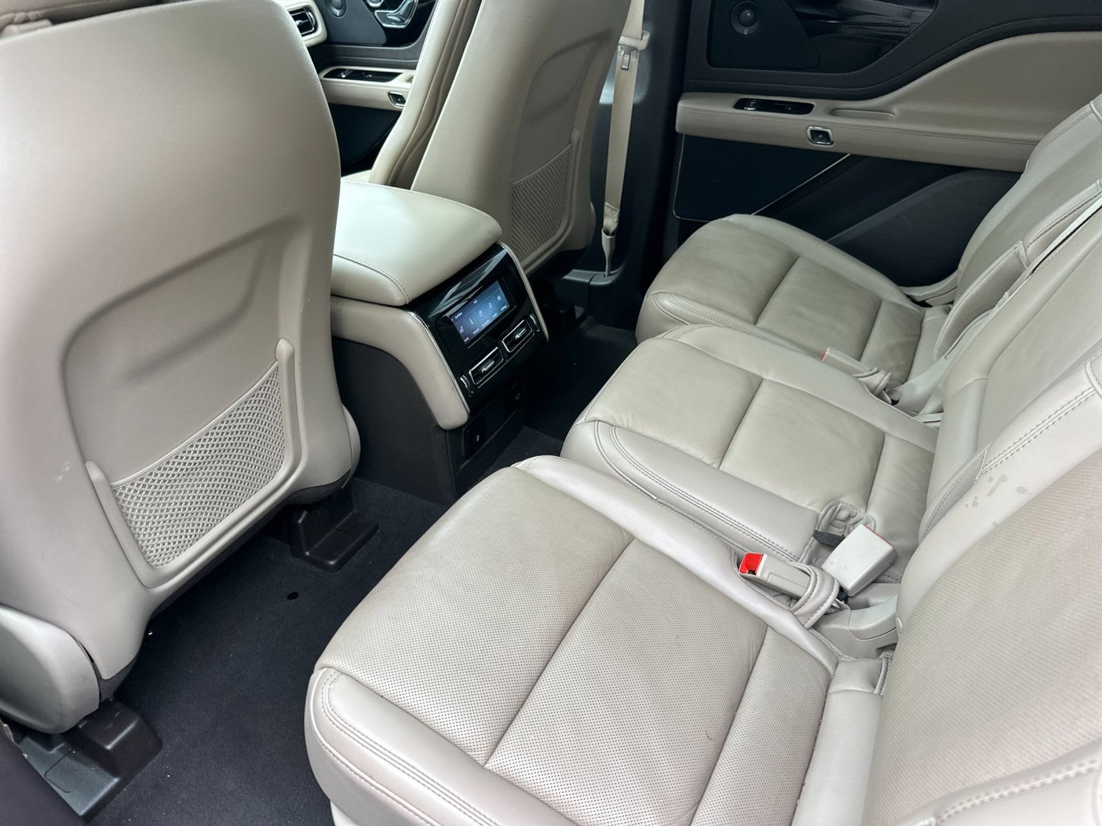 Certified 2022 Lincoln Aviator Grand Touring w/ Elements Package Plus AWD/4WD image 11